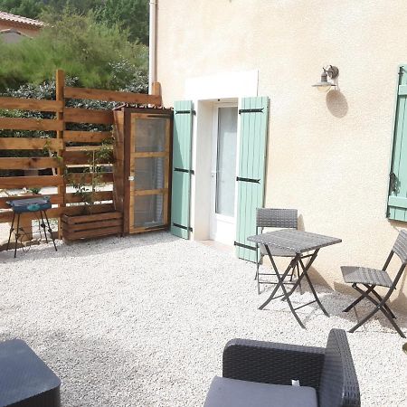 Apartmán Le Chemin De Bruniele Aubres Exteriér fotografie