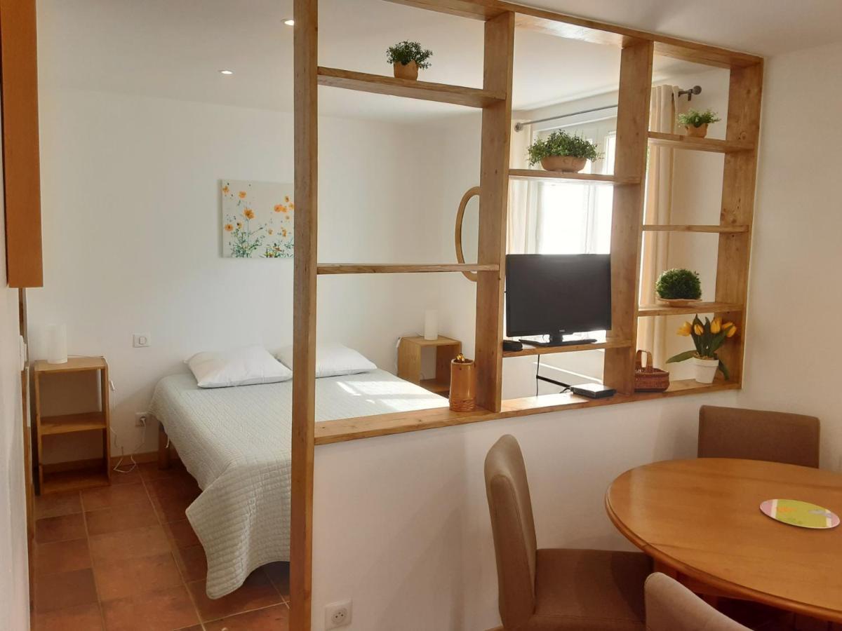 Apartmán Le Chemin De Bruniele Aubres Exteriér fotografie