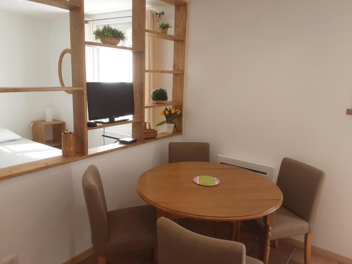 Apartmán Le Chemin De Bruniele Aubres Exteriér fotografie